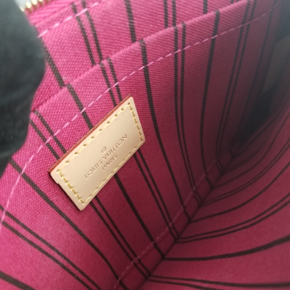 Louis Vuitton LV Beautiful Initials Neverfull MM Pouch Monogram Signature - Picture 12 of 14
